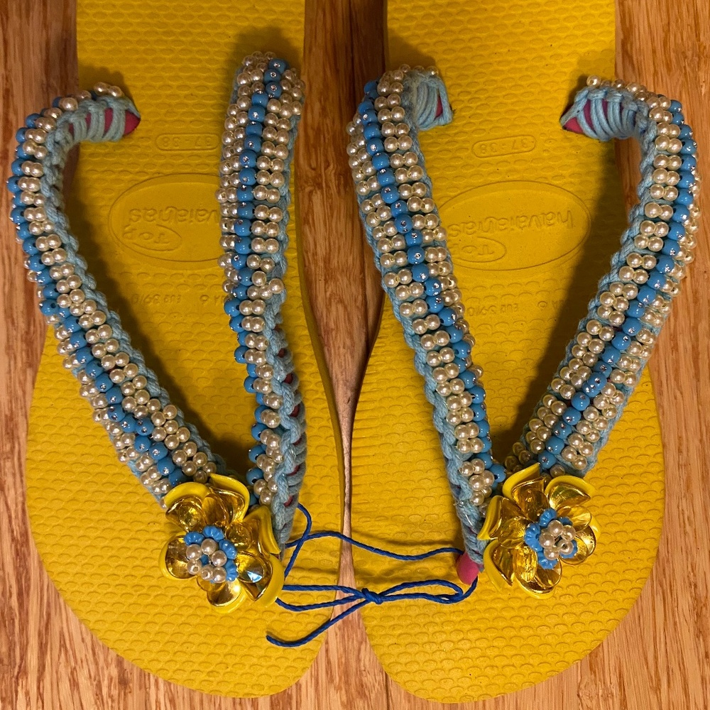 Decorated havaianas flip flop size 7.5